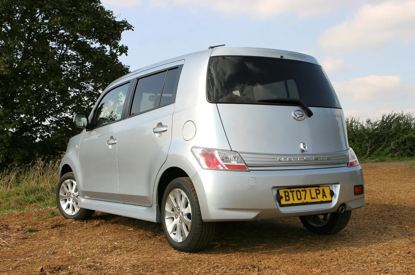 Daihatsu Materia Materia 1.5 Silver 4