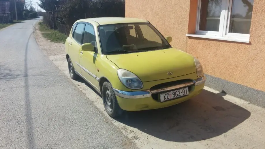 Daihatsu Sirion Sirion 1.0 CL 5