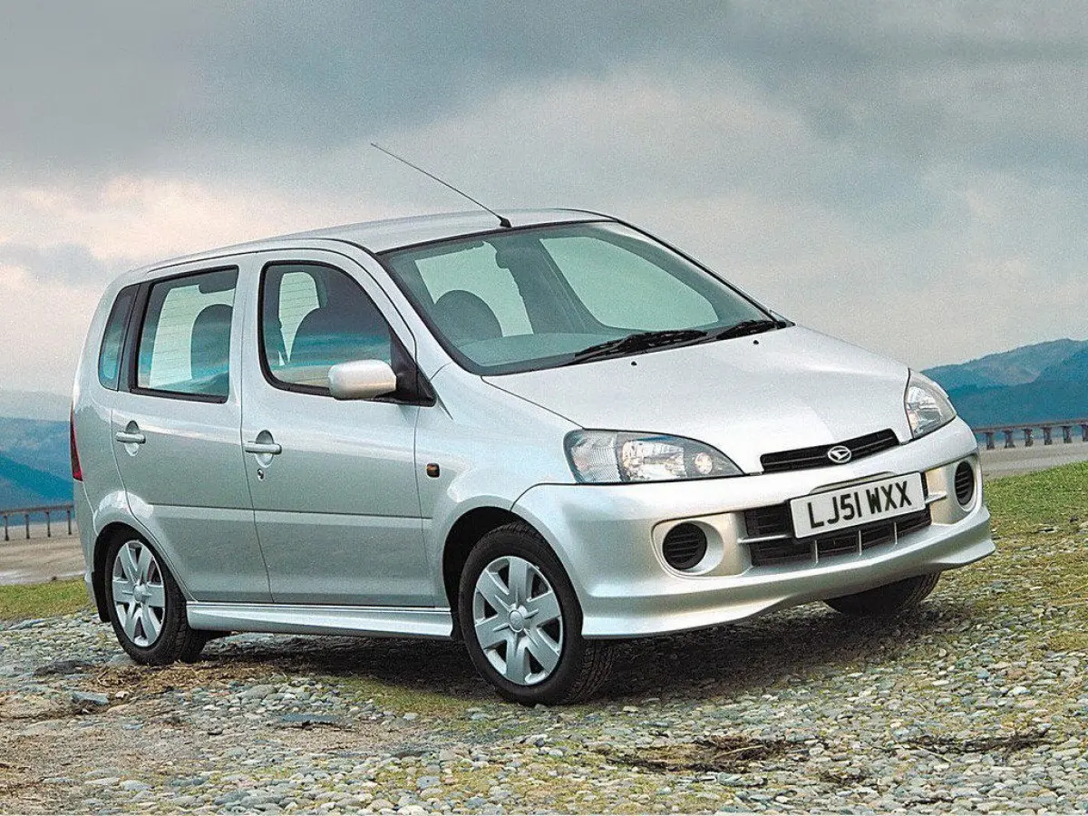Daihatsu YRV YRV 1.3 CX 1