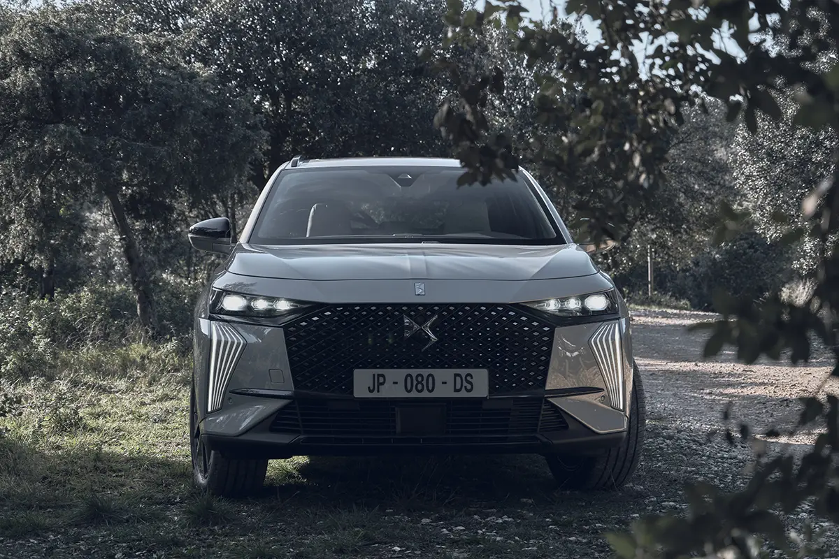 DS Automobiles  DS 7 1.6 E-Tense Esprit De Voyage 1