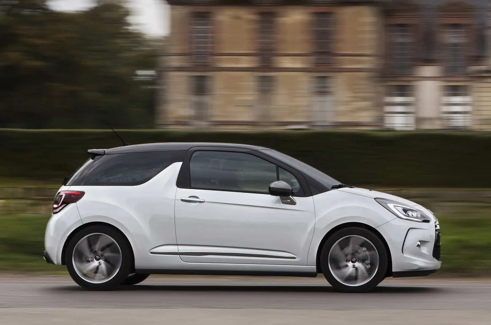DS Automobiles  DS3 1.2 PureTech Start&Stop EAT6 3