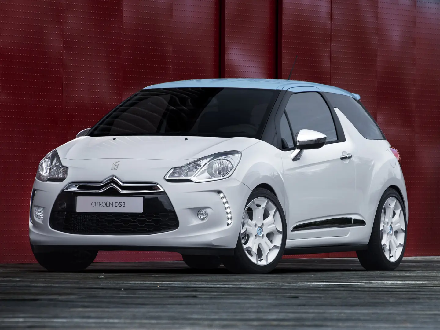 DS Automobiles  DS3 1.6 e-HDI D-Style 3