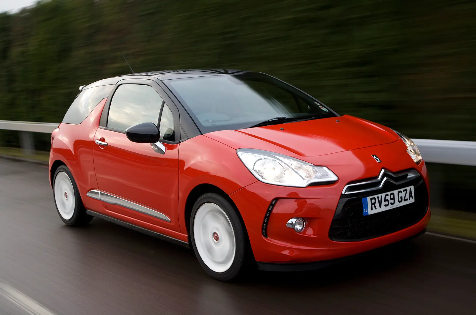 DS Automobiles  DS3 1.6 e-HDI D-Style 5