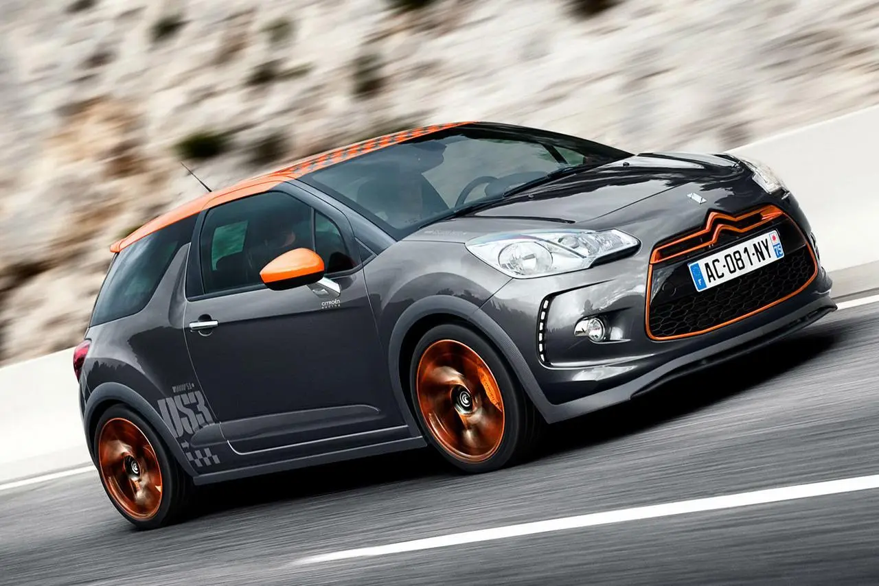 DS Automobiles  DS3 1.6 e-HDI D-Style 4