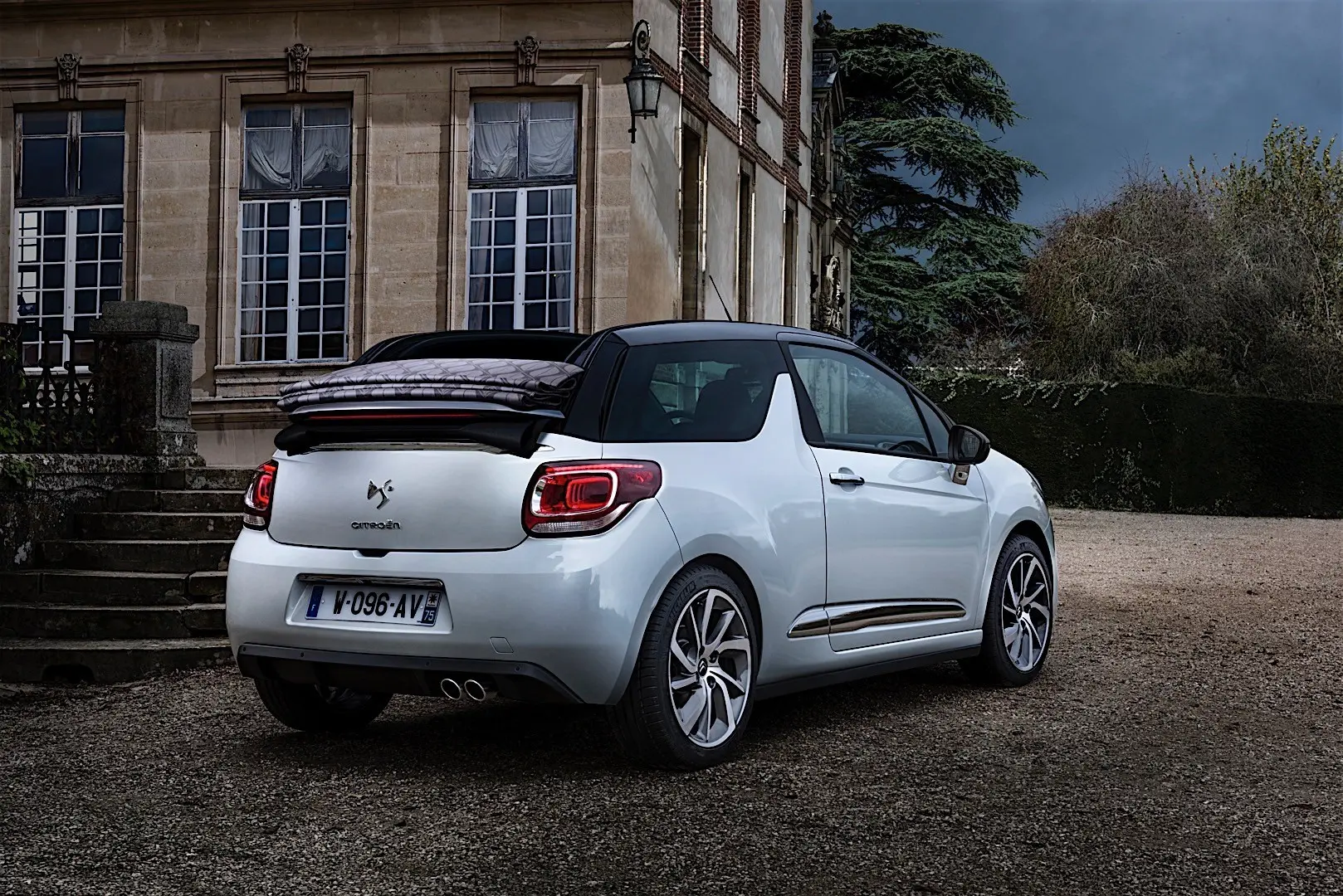 DS Automobiles  DS3 1.6 e-HDI STT D-Sport MCP 1