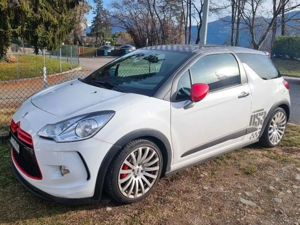 DS Automobiles  DS3 1.6 THP Racing 2