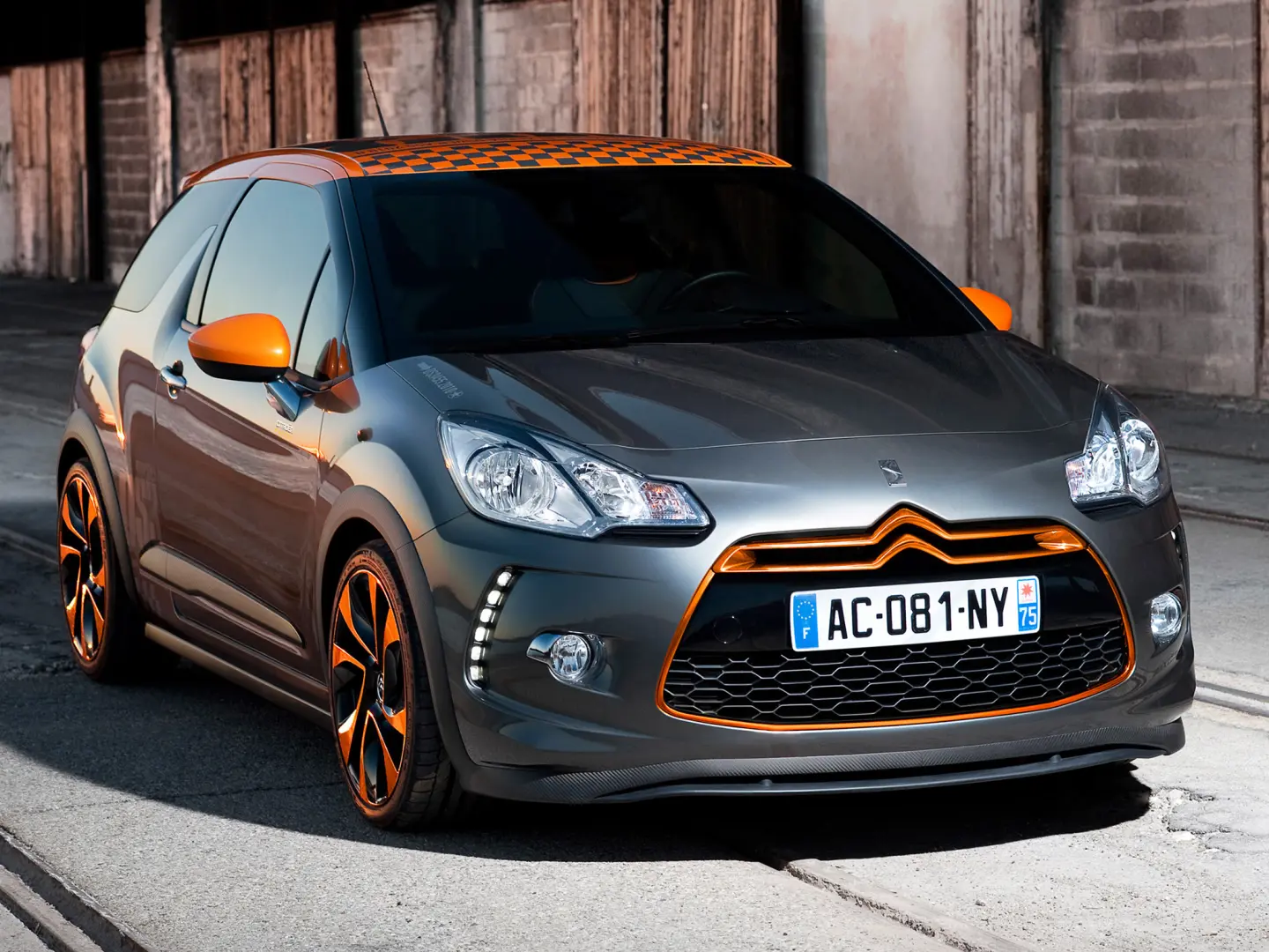 DS Automobiles  DS3 1.6 THP Racing 4