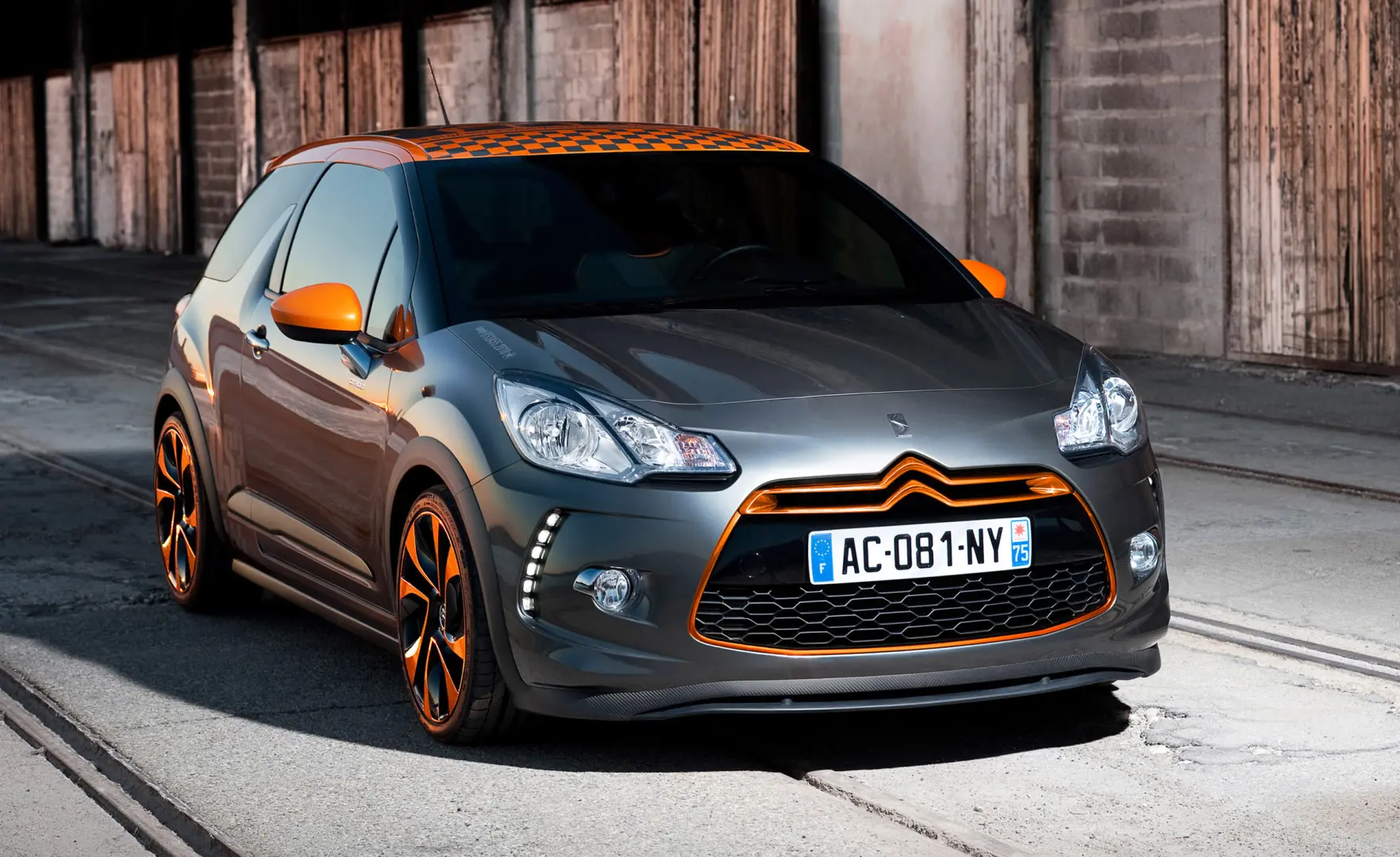 DS Automobiles  DS3 1.6 THP Racing 4