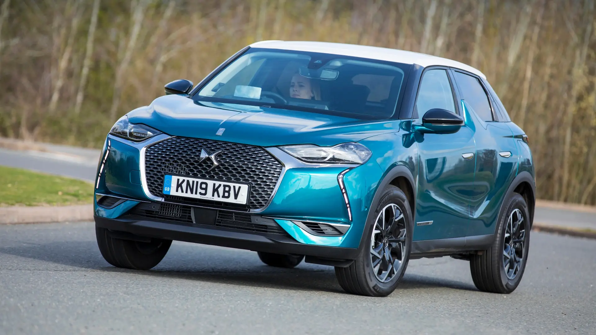 DS Automobiles  DS3 Crossback 1.2 PureTech So Chic EAT8 5