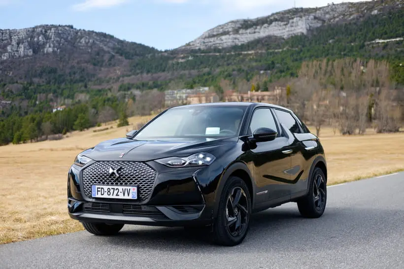 DS Automobiles  DS3 Crossback 1.5 BlueHDI So Chic Bastille EAT8 4