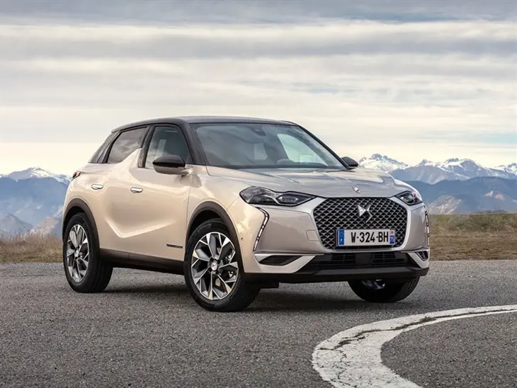 DS Automobiles  DS3 Crossback 1.5 BlueHDI So Chic Bastille EAT8 5