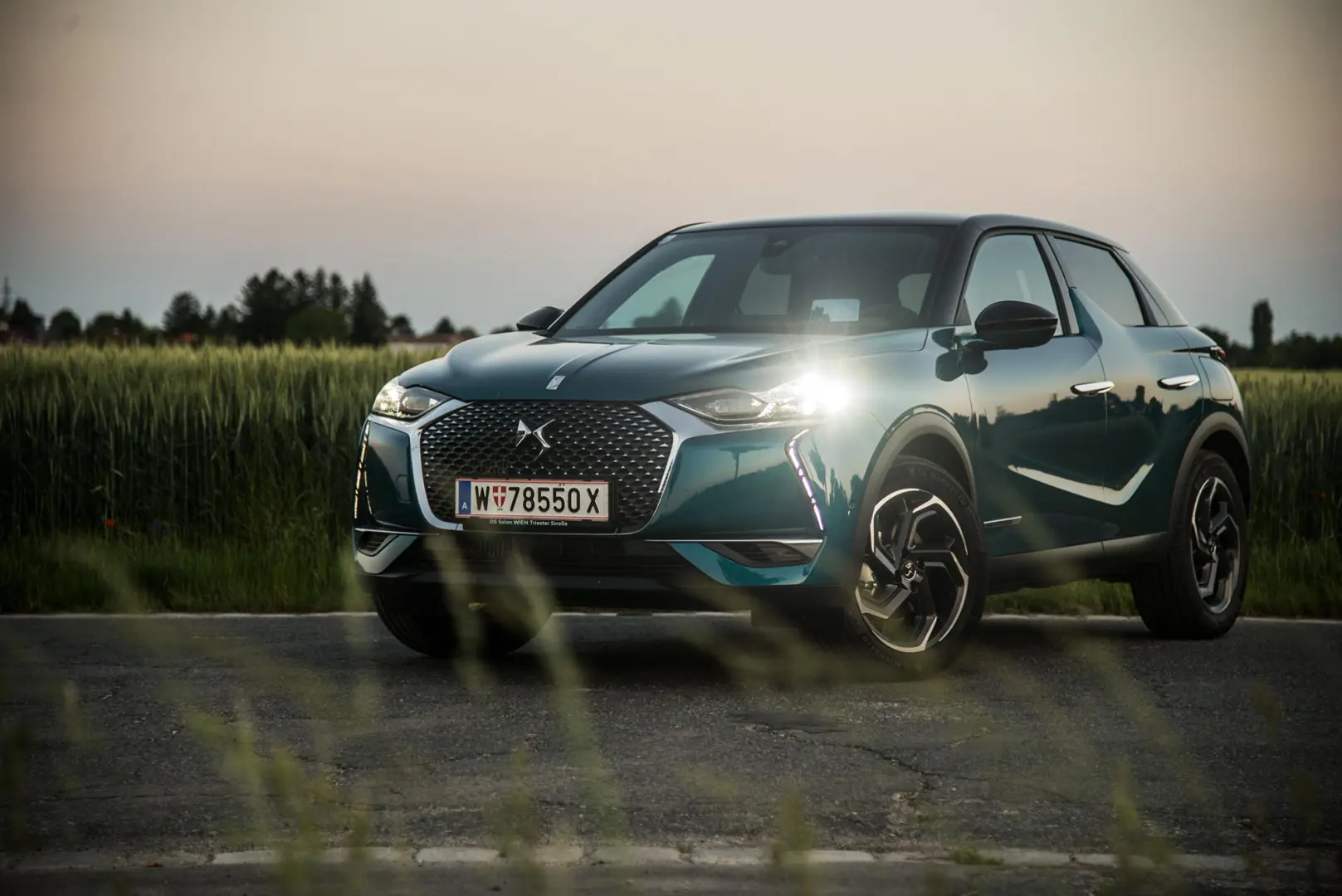 DS Automobiles  DS3 Crossback 1.5 BlueHDI So Chic EAT8 4