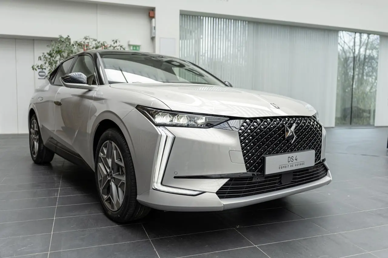 DS Automobiles  DS4 1.5 BlueHDi Esprit de Voyage 3