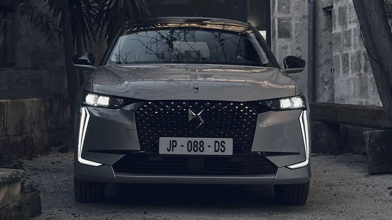DS Automobiles  DS4 1.5 BlueHDi Esprit de Voyage 6