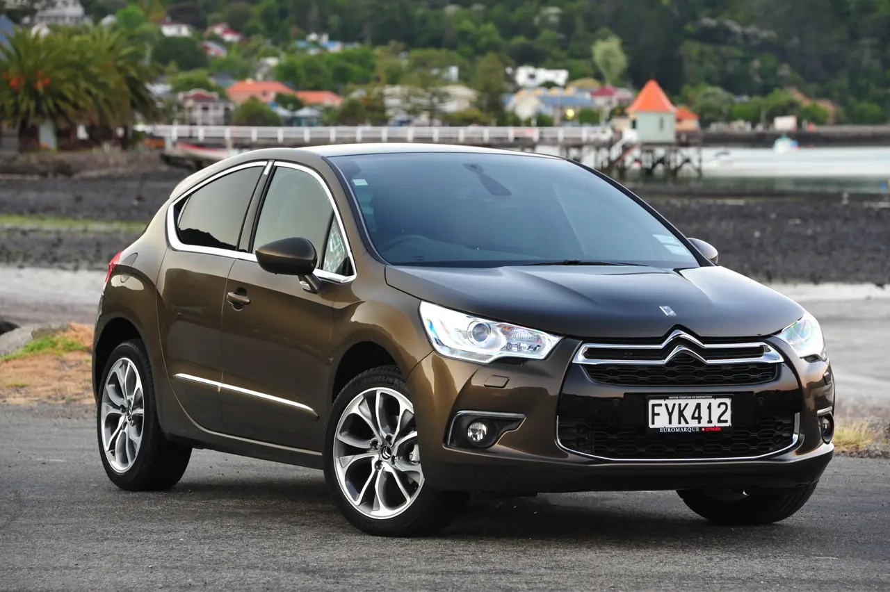 DS Automobiles  DS4 1.6 e-HDI D-Style MCP6 2