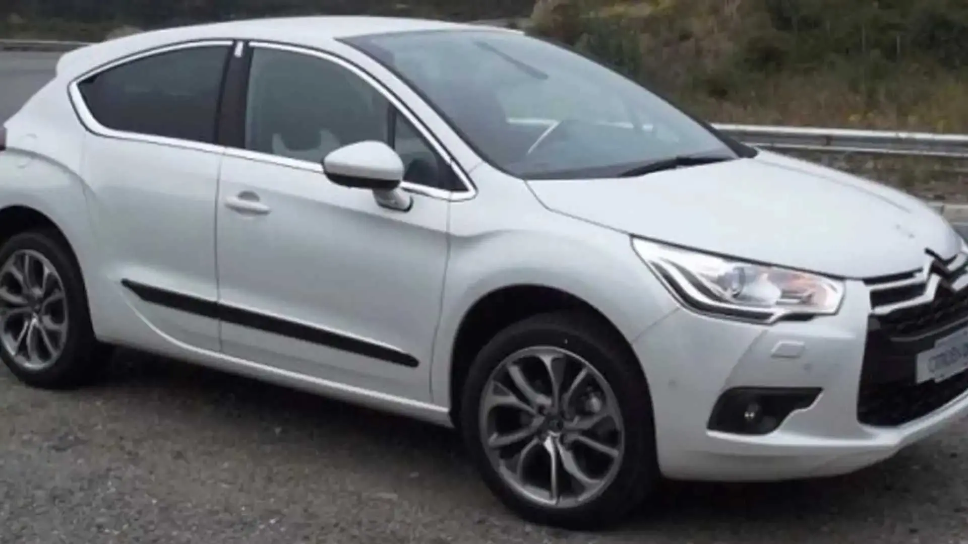 DS Automobiles  DS4 1.6 THP Sport 2
