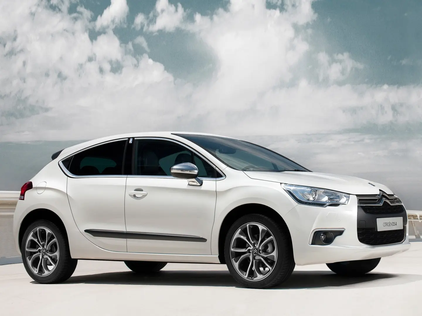 DS Automobiles  DS4 1.6 e-HDI D-Style MCP6 3