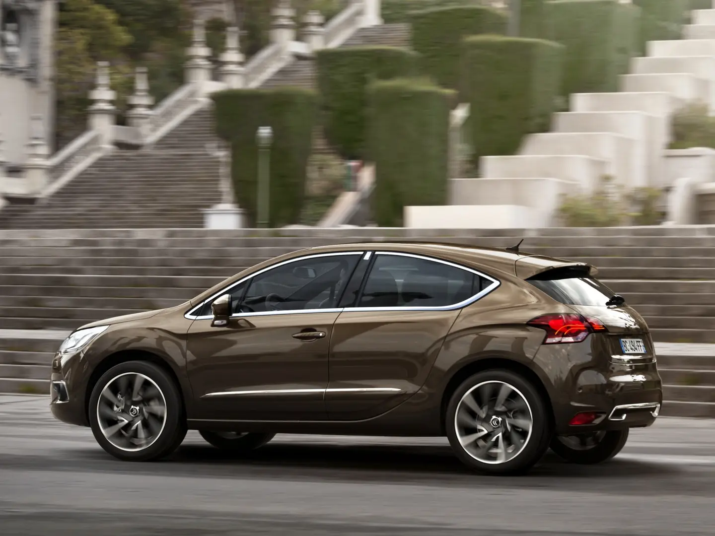 DS Automobiles  DS4 1.6 VTI D-Style 3