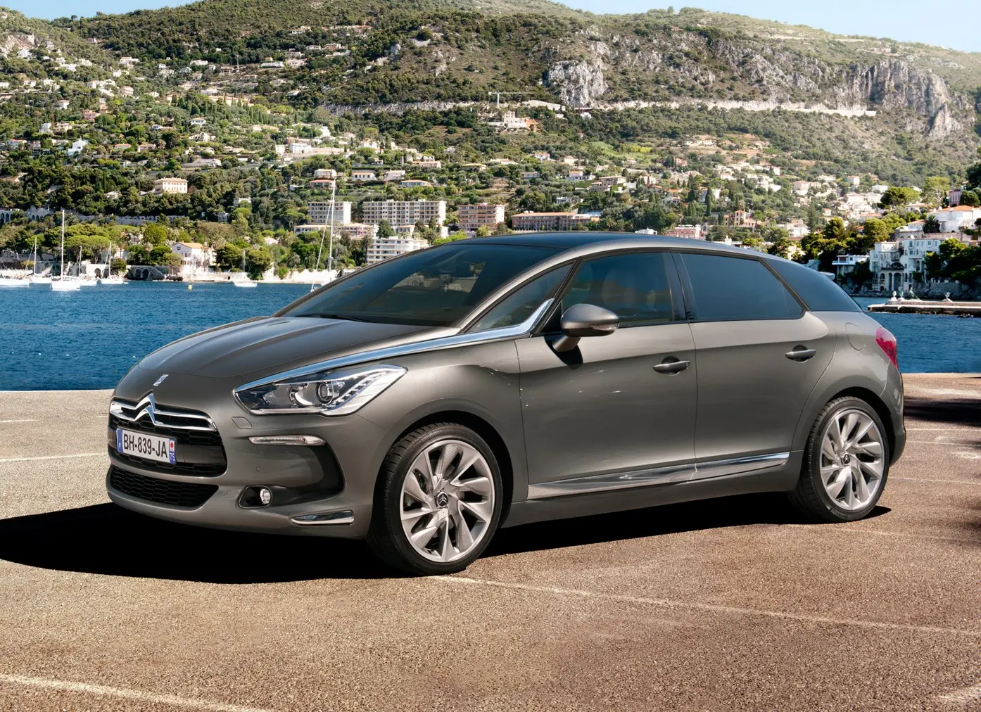 DS Automobiles  DS5 1.6 THP DSport 3