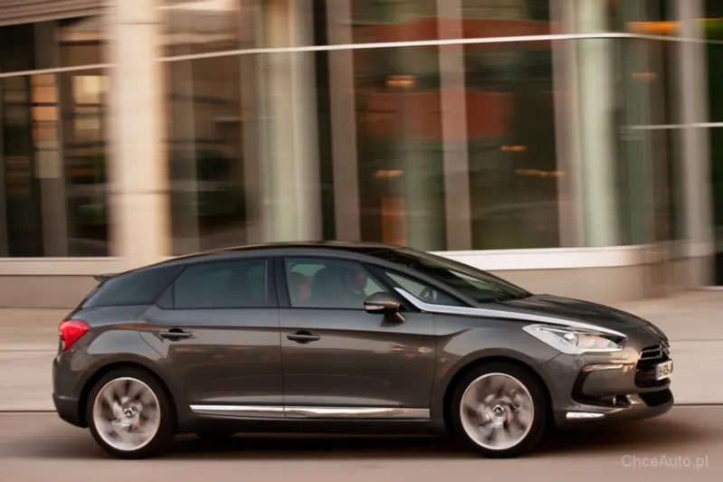 DS Automobiles  DS5 1.6 THP DSport 4
