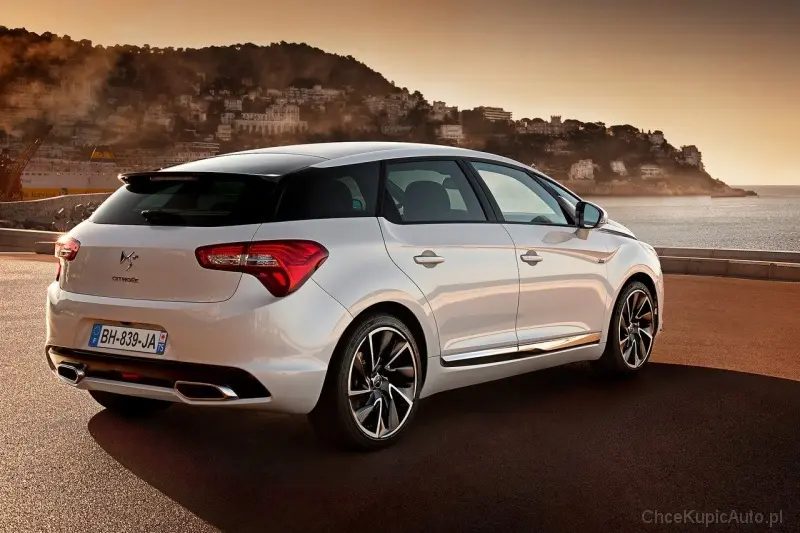 DS Automobiles  DS5 1.6 THP D-Sport BVA 5