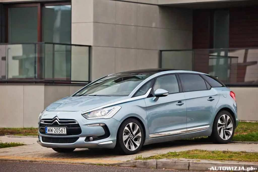 DS Automobiles  DS5 2.0 HDI Sport 5