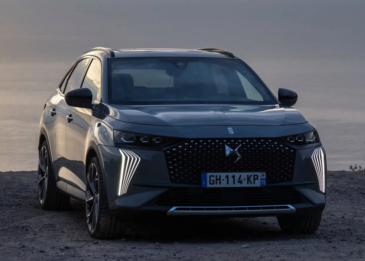 DS Automobiles  DS7 1.5 BlueHDI Opera 5