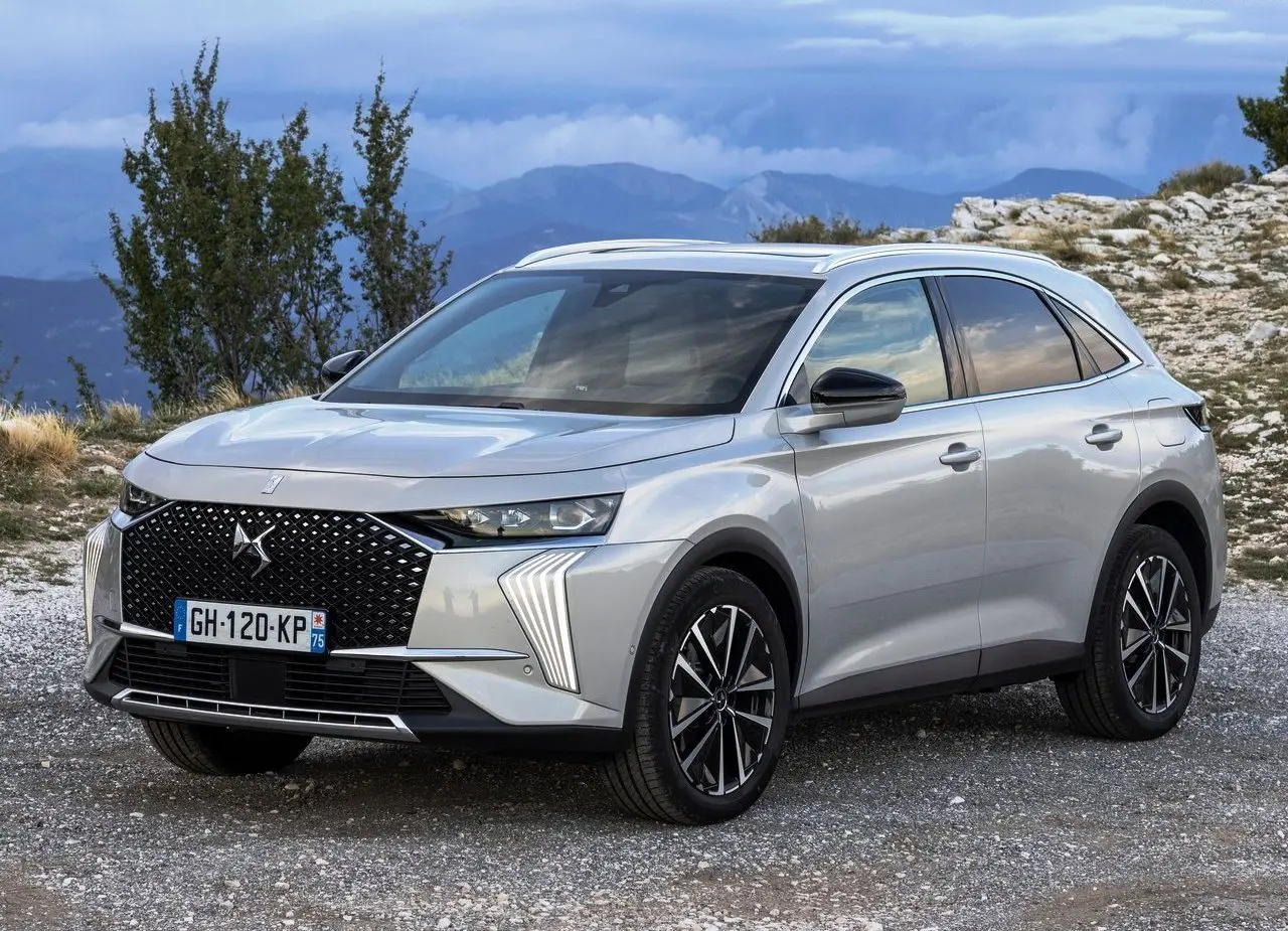 DS Automobiles  DS7 1.5 BlueHDI Opera 6