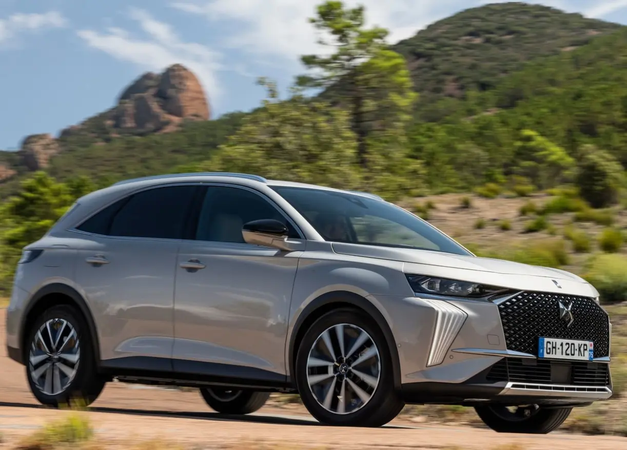 DS Automobiles  DS7 1.5 BlueHDI Opera 2