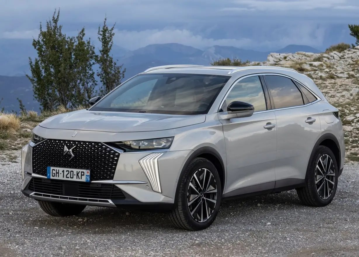 DS Automobiles  DS7 1.5 BlueHDI Opera 3