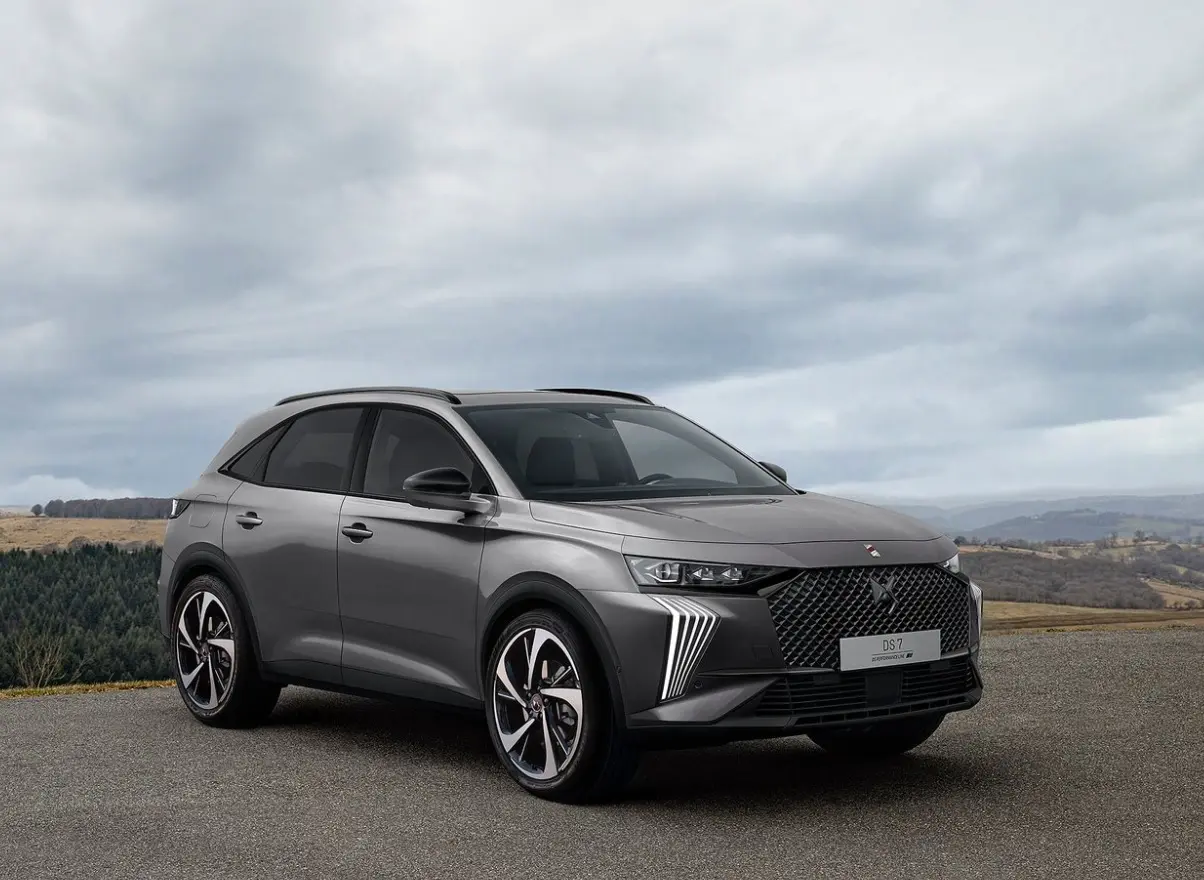 DS Automobiles  DS7 1.5 BlueHDI Opera 5