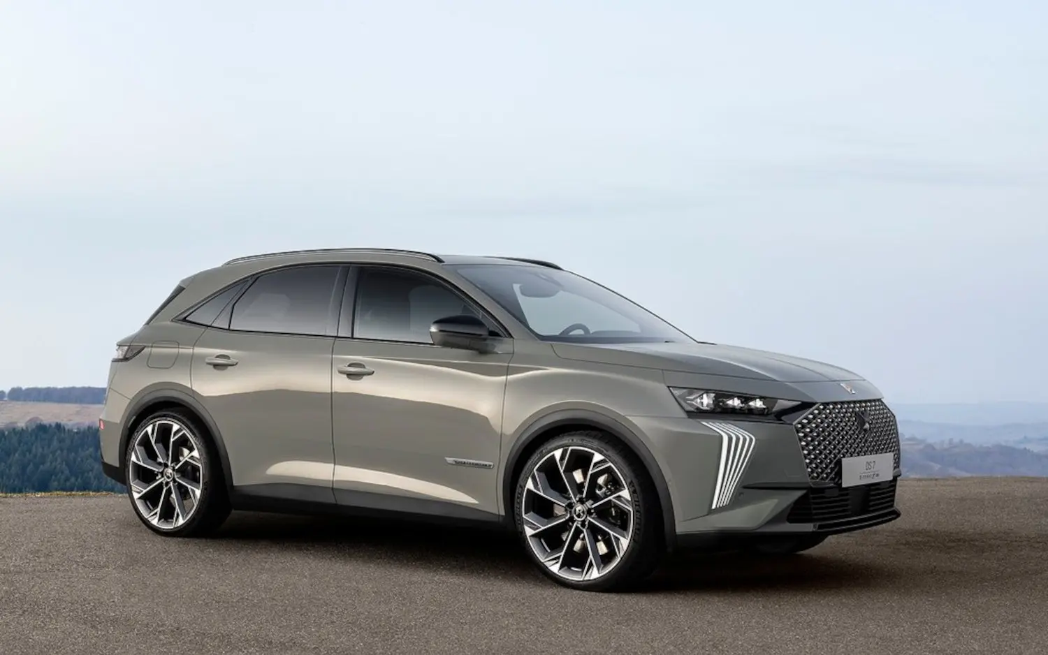 DS Automobiles  DS7 1.6 E-Tense Opera 1