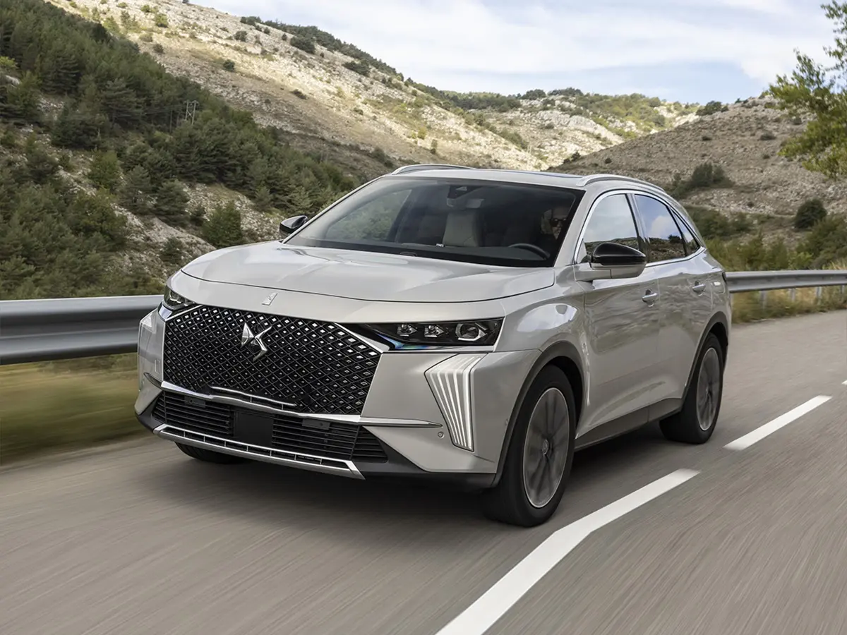 DS Automobiles  DS7 1.6 E-Tense 4x4 Opera 4