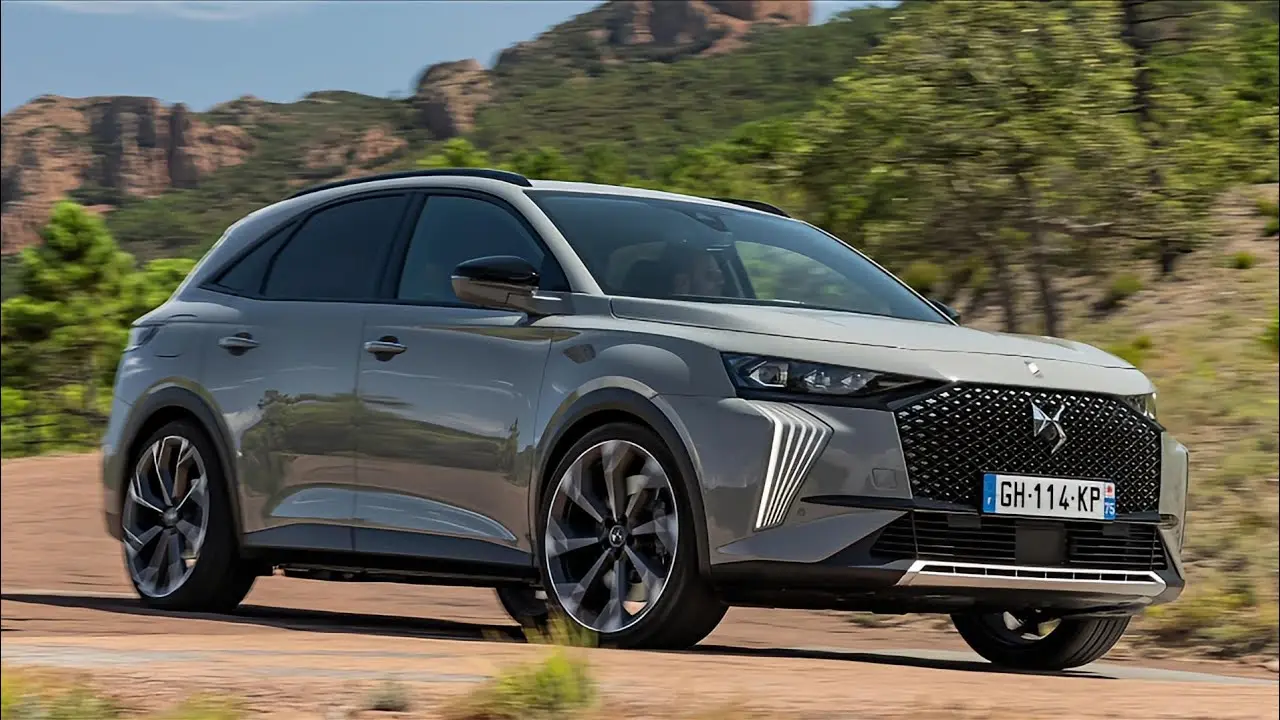 DS Automobiles  DS7 1.6 E-Tense Opera 5