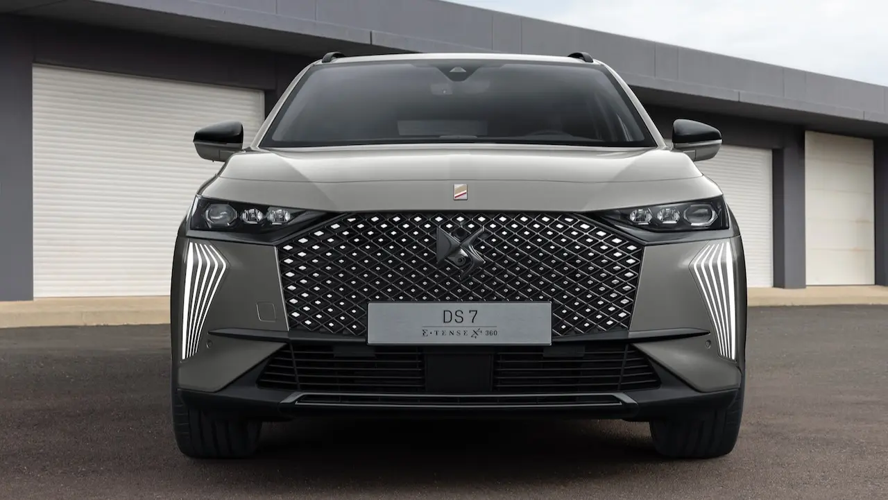 DS Automobiles  DS7 1.6 Puretech Opera 5