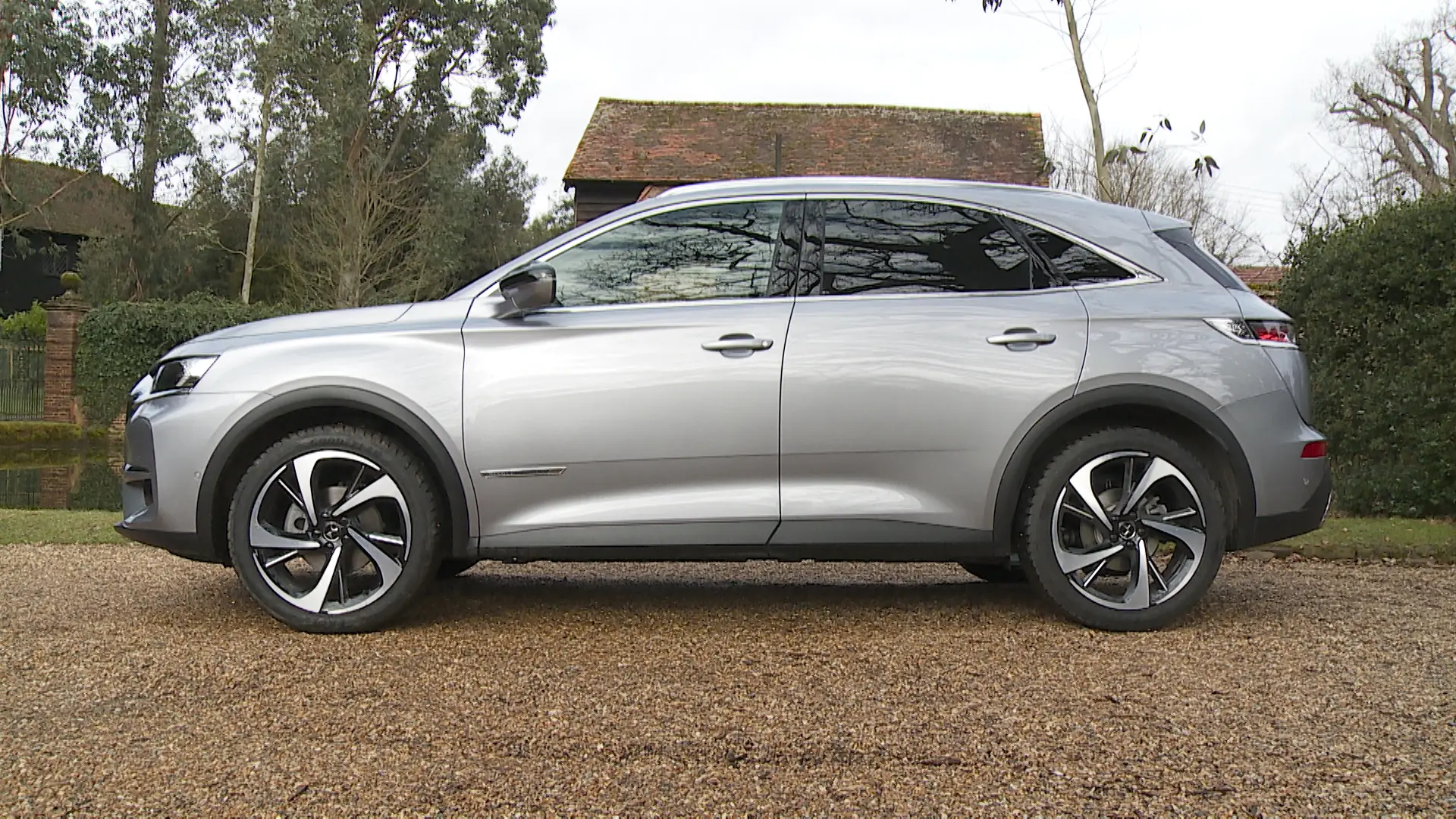DS Automobiles  DS7 Crossback 1.5 BlueHDI Performance Line EAT8 7