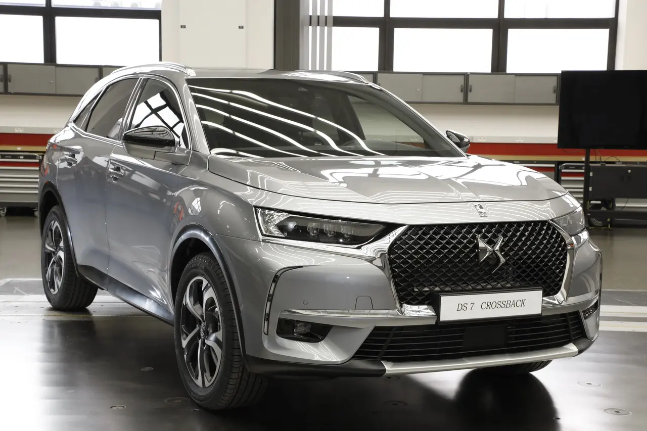 DS Automobiles  DS7 Crossback 1.5 BlueHDI So Chic 4