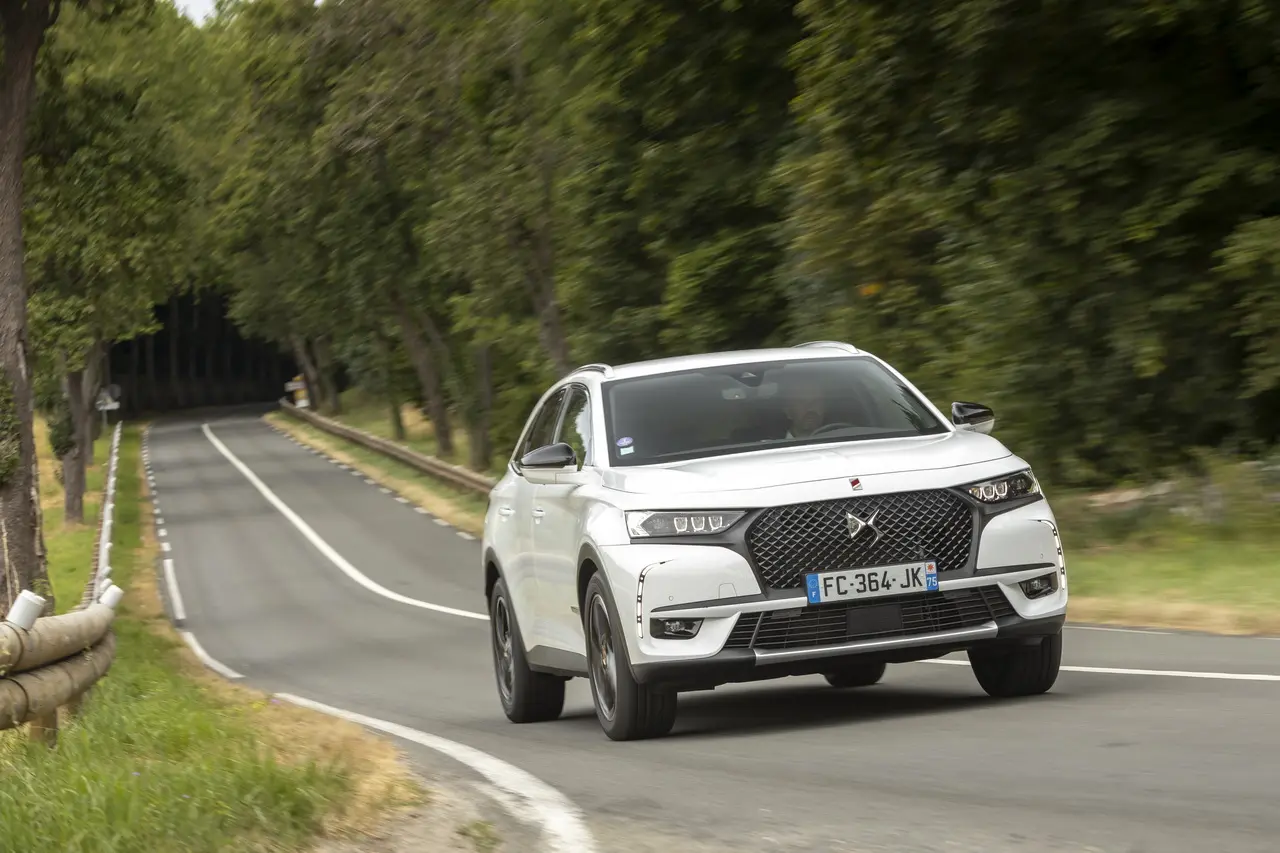 DS Automobiles  DS7 Crossback 1.6 Puretech Grand Chic Rivoli 6
