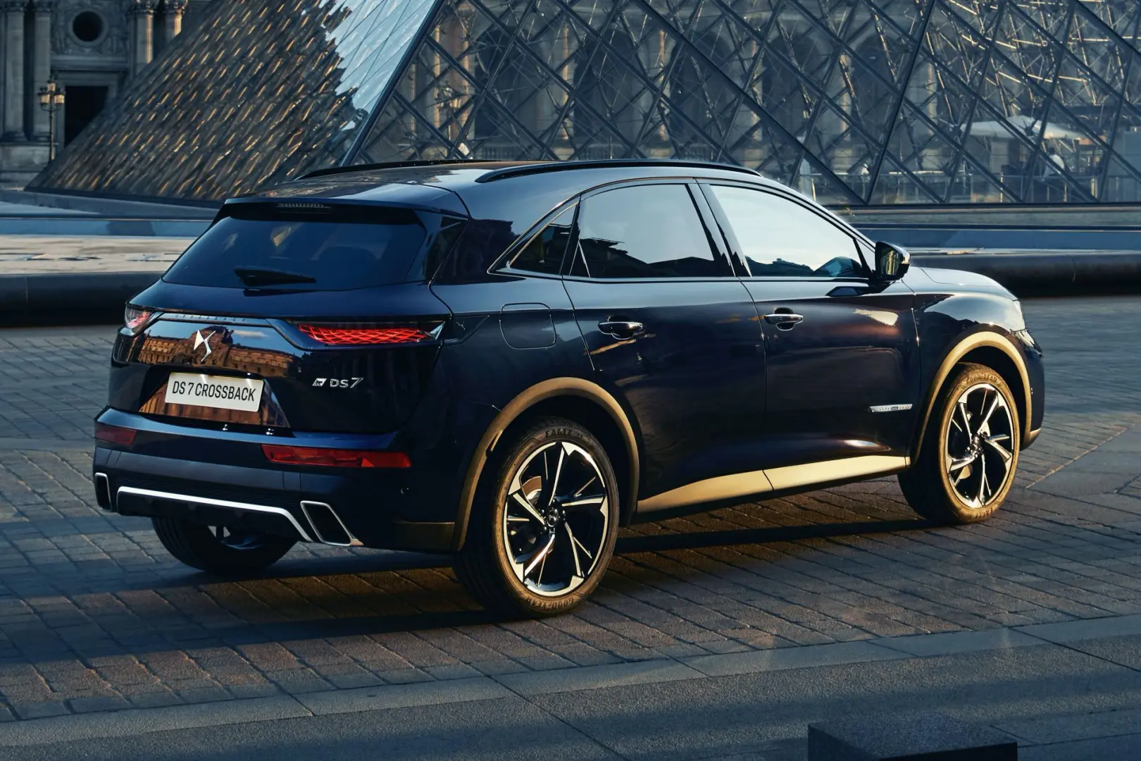 DS Automobiles  DS7 Crossback 1.6 Puretech Louvre Özel Seri 1