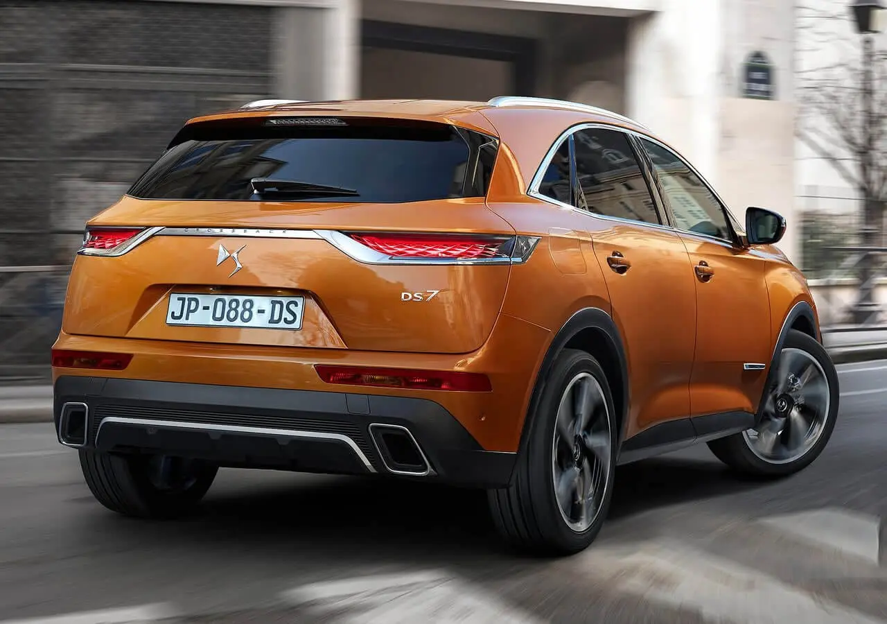 DS Automobiles  DS7 Crossback 1.6 PureTech So Chic Opera 5