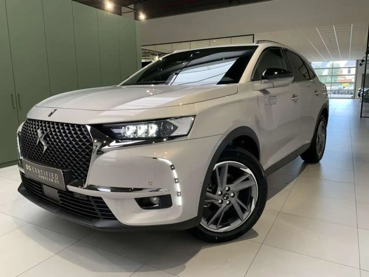 DS Automobiles  DS7 Crossback 1.6 THP PureTech So Chic Opera 5