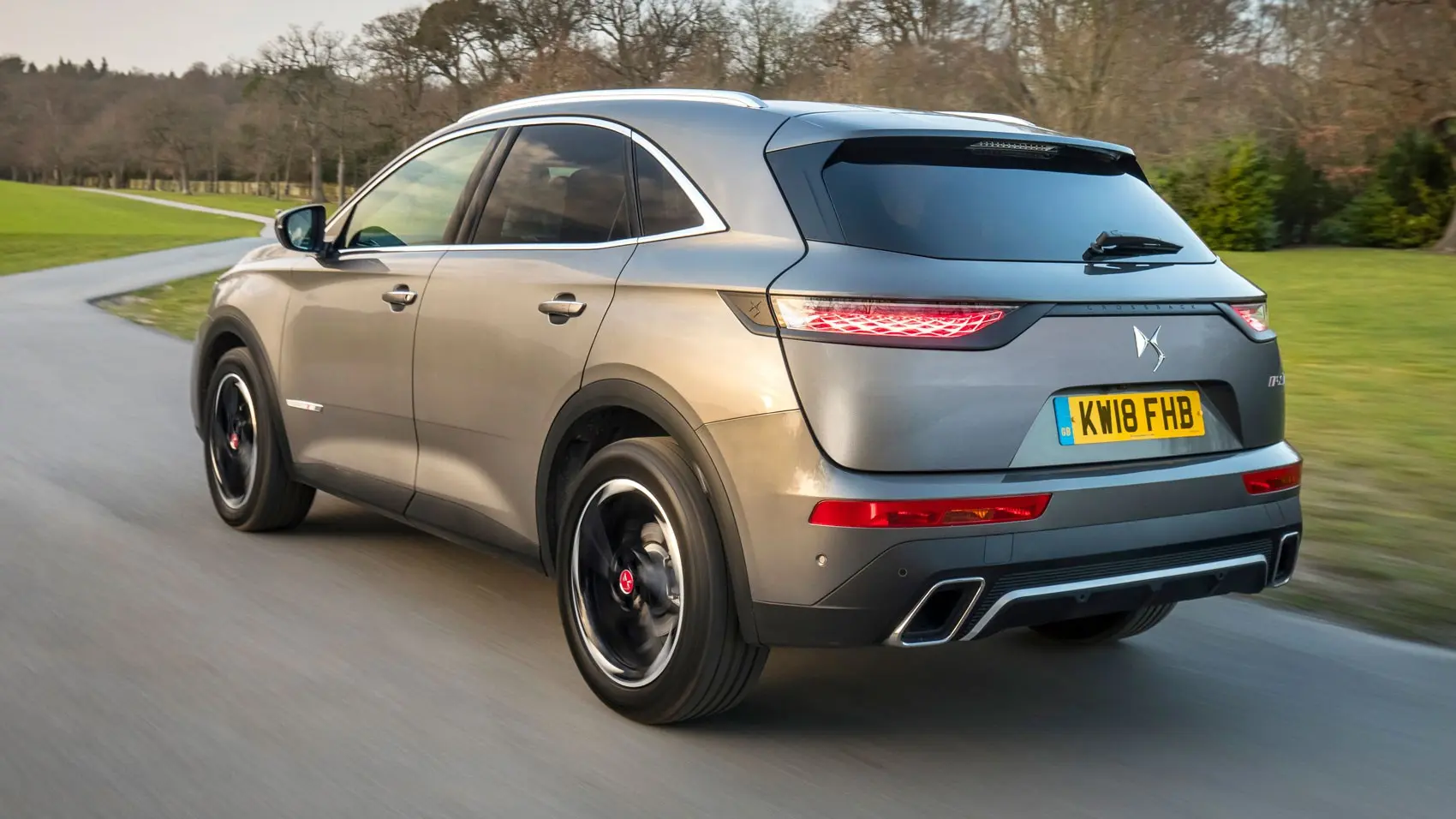 DS Automobiles  DS7 Crossback 1.6 THP PureTech So Chic 3