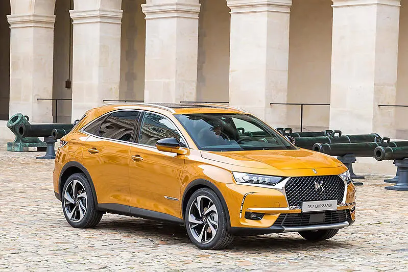DS Automobiles  DS7 Crossback 1.6 THP PureTech So Chic 4