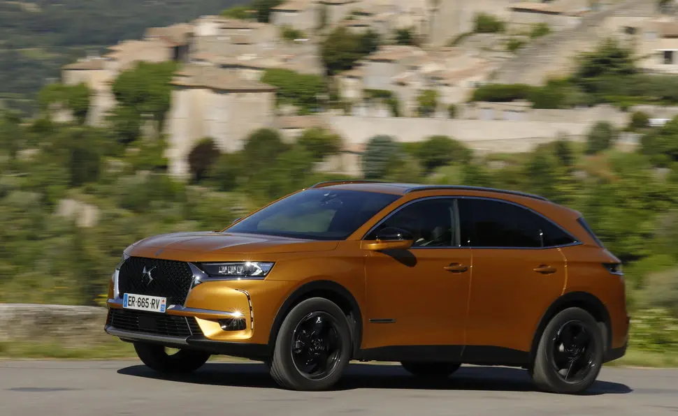 DS Automobiles  DS7 Crossback 1.6 THP PureTech So Chic 5