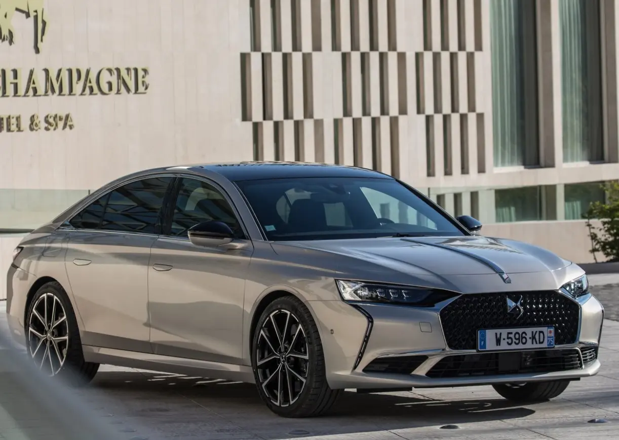 DS Automobiles  DS9 1.6 Puretech Opera 1