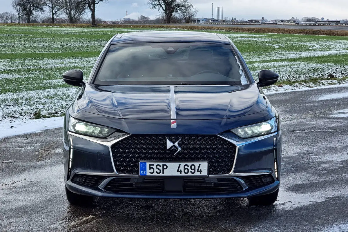 DS Automobiles  DS9 1.6 Puretech Performance Line 2