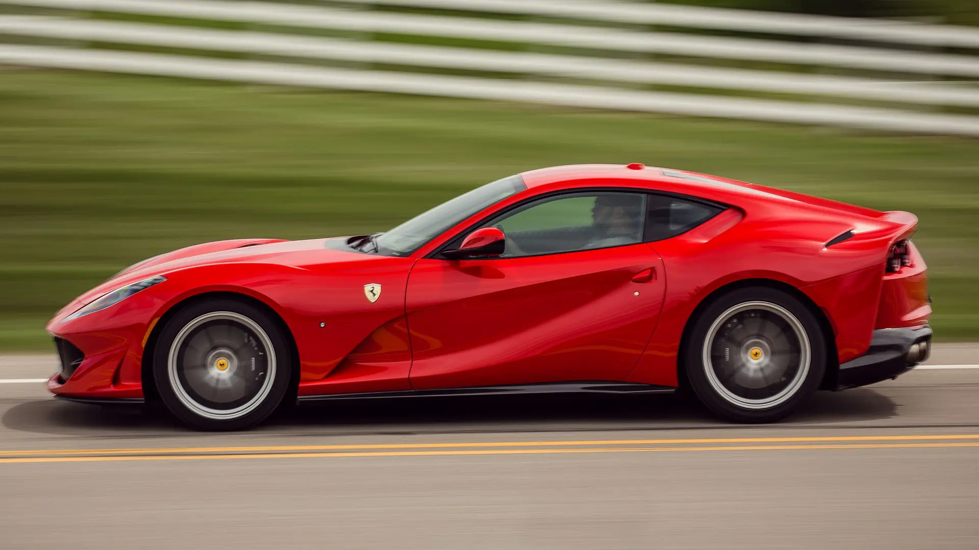 Ferrari 812 812 GTS 4