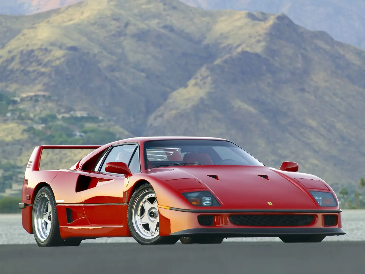 Ferrari  F 40 2.9 V8 6