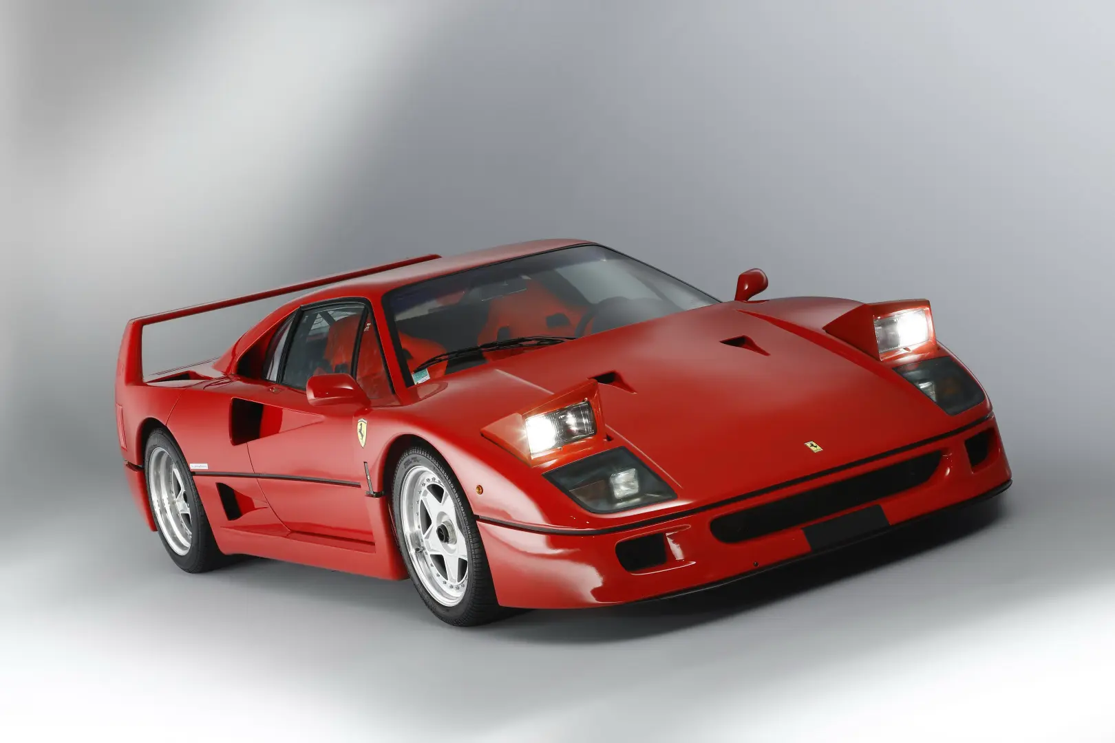 Ferrari  F 40 2.9 V8 7