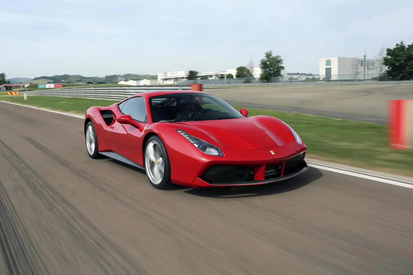 Ferrari F488 F488 GTB 6
